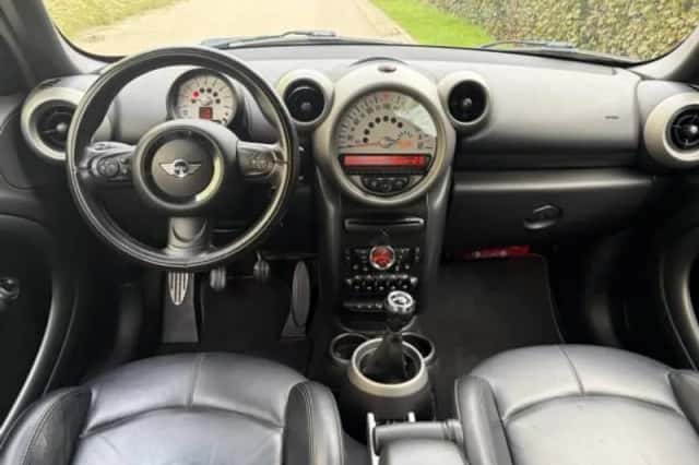 MINI Countryman (2011) thumbnail 3