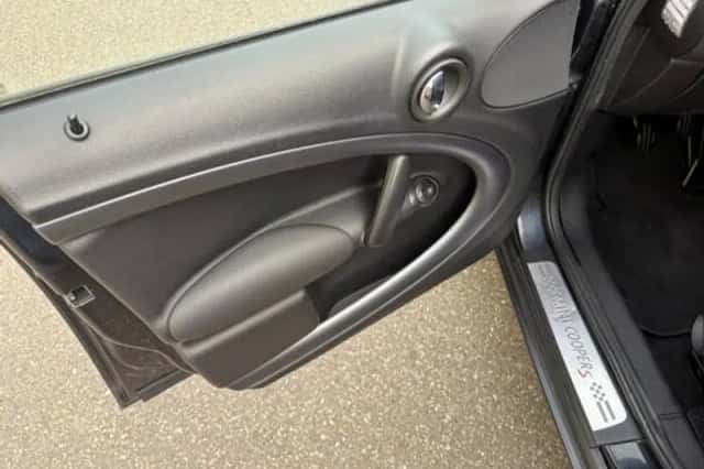 MINI Countryman (2011) thumbnail 6