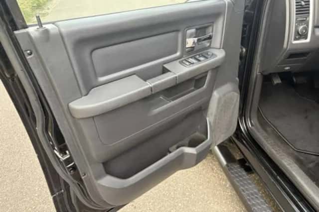 Dodge RAM (2012) thumbnail 6