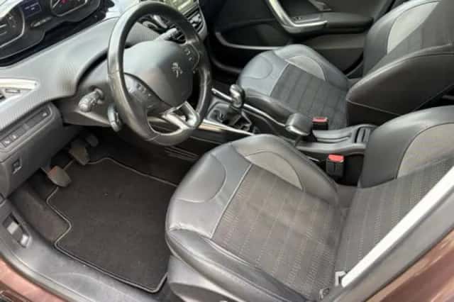 Peugeot 2008 (2013) thumbnail 5