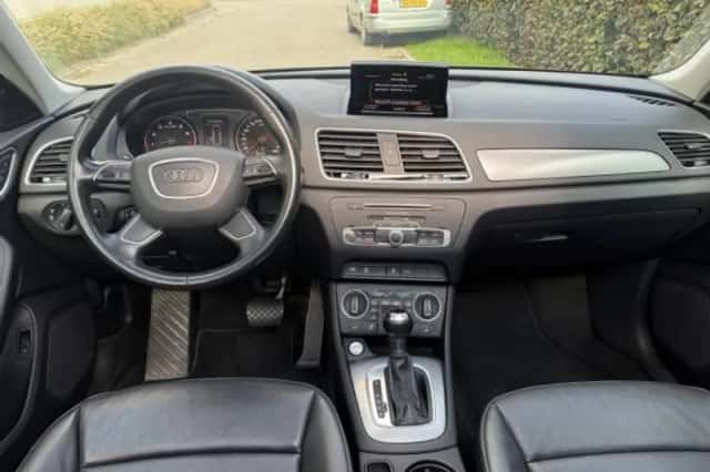 Audi Q3 (2016) thumbnail 3