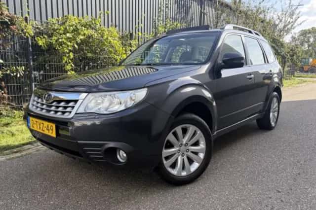 Subaru Forester (2013) thumbnail 1