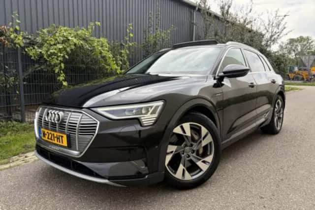 Audi e-tron (2020) thumbnail 1