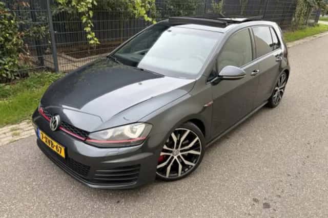 Volkswagen Golf (2014) thumbnail 2