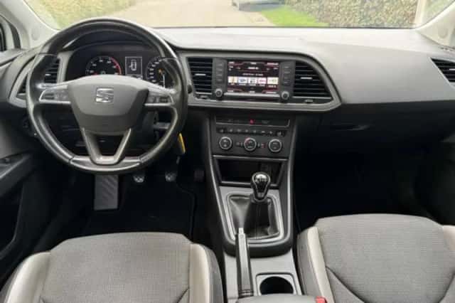 SEAT Leon (2016) thumbnail 3