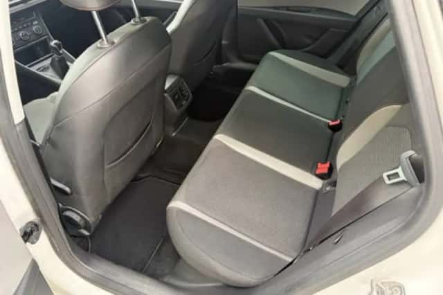 SEAT Leon (2016) thumbnail 4