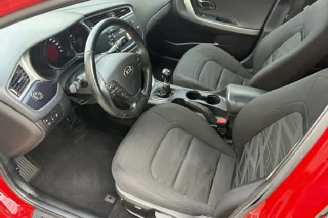 Kia Ceed (2018) thumbnail 5