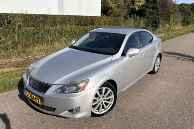 Lexus IS (2006) thumbnail 2