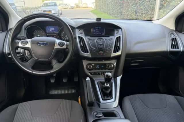 Ford Focus (2014) thumbnail 3