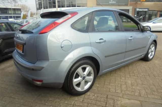 Ford Focus (2007) thumbnail 4