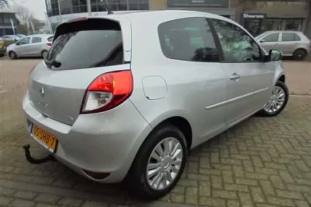 Renault Clio (2011) thumbnail 4