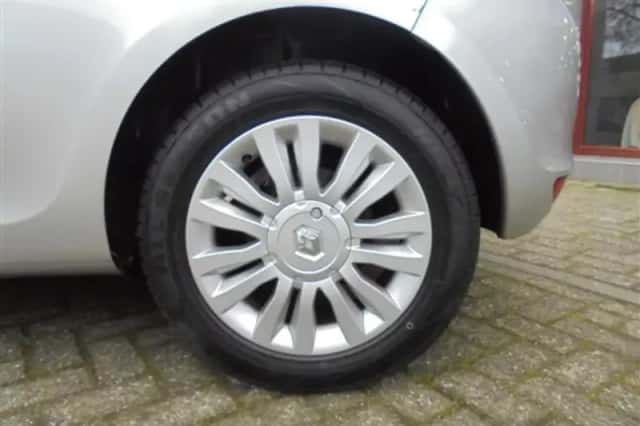 Renault Clio (2011) thumbnail 6