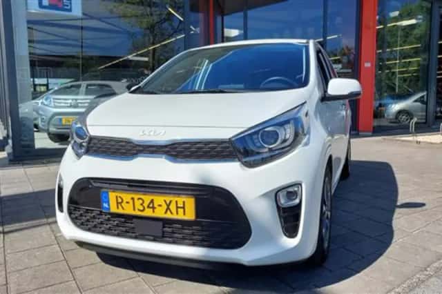 Kia Picanto (2022) thumbnail 2