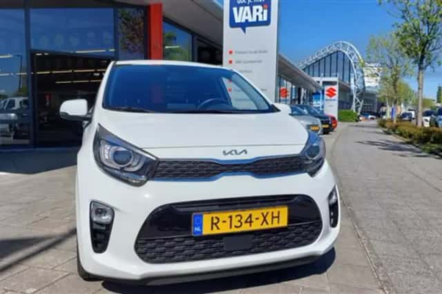 Kia Picanto (2022) thumbnail 3