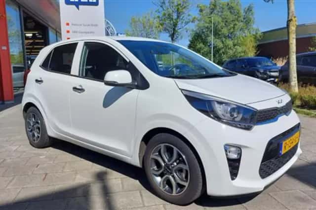 Kia Picanto (2022) thumbnail 4