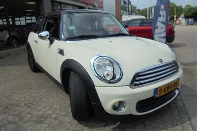 MINI Mini (2013) thumbnail 3