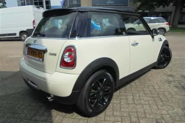 MINI Mini (2013) thumbnail 4