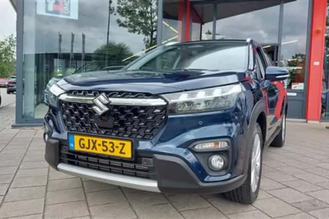 Suzuki S-Cross (2024) thumbnail 2