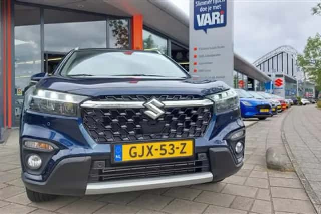 Suzuki S-Cross (2024) thumbnail 3
