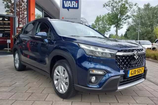 Suzuki S-Cross (2024) thumbnail 4