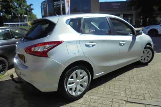 Nissan Pulsar (2018) thumbnail 4