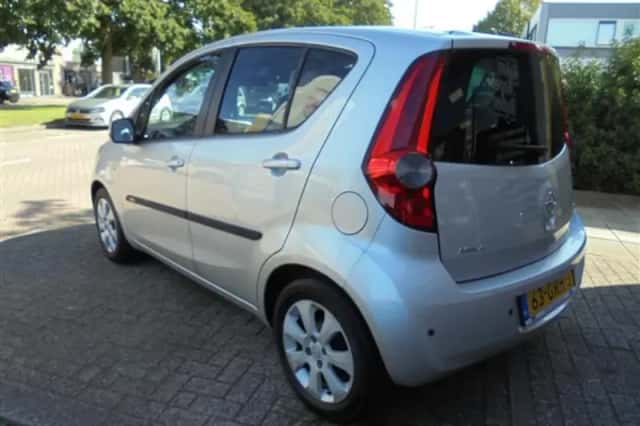 Opel Agila (2008) thumbnail 3