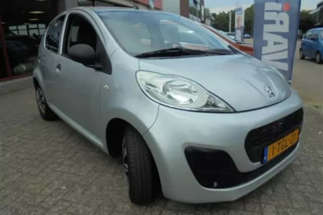 Peugeot 107 (2014) thumbnail 3