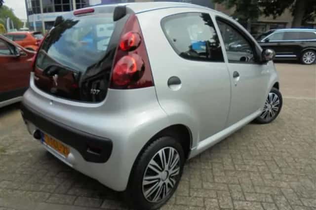 Peugeot 107 (2014) thumbnail 4