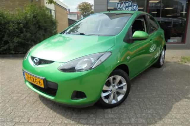 Mazda 2 (2008) thumbnail 2