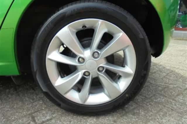 Mazda 2 (2008) thumbnail 6