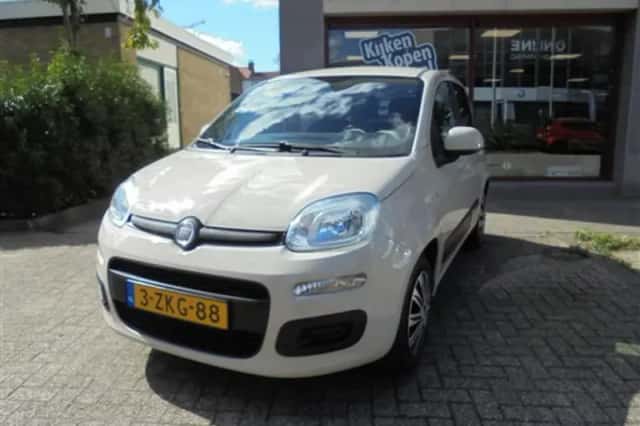 Fiat Panda (2015) thumbnail 2