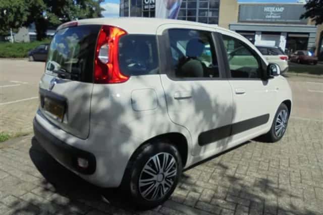Fiat Panda (2015) thumbnail 4