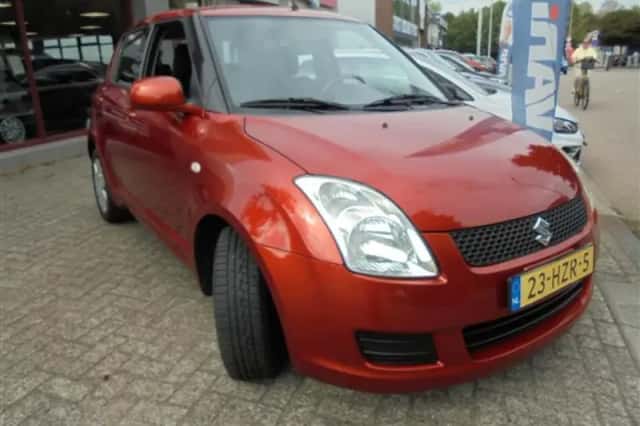 Suzuki Swift (2009) thumbnail 3
