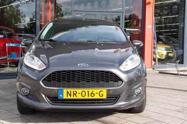 Ford Fiesta (2017) thumbnail 3