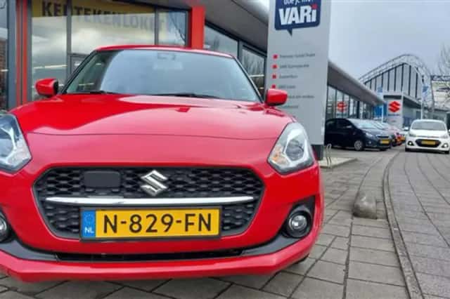 Suzuki Swift (2021) thumbnail 3