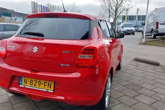 Suzuki Swift (2021) thumbnail 6