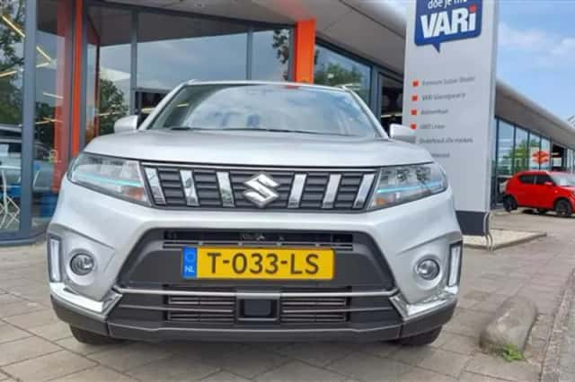 Suzuki Vitara (2022) thumbnail 3