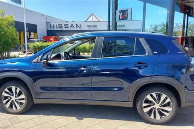 Suzuki S-Cross (2023) thumbnail 3