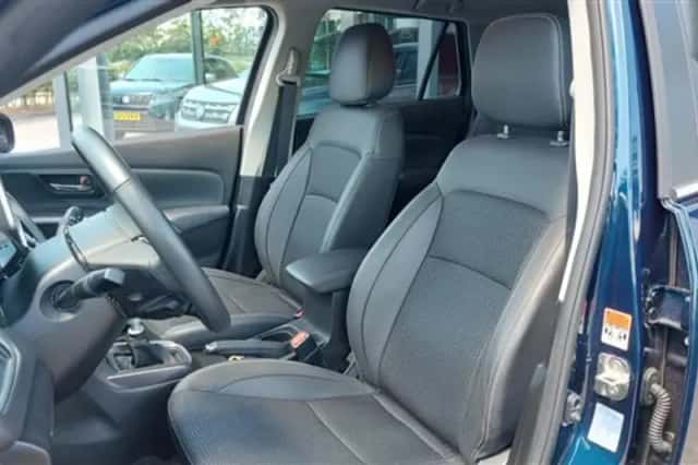 Suzuki S-Cross (2023) thumbnail 5