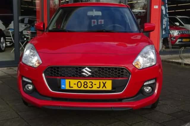 Suzuki Swift (2021) thumbnail 3