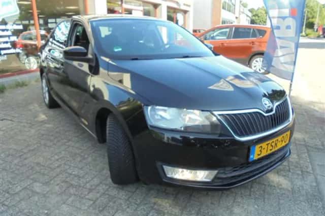 Škoda Rapid (2014) thumbnail 3