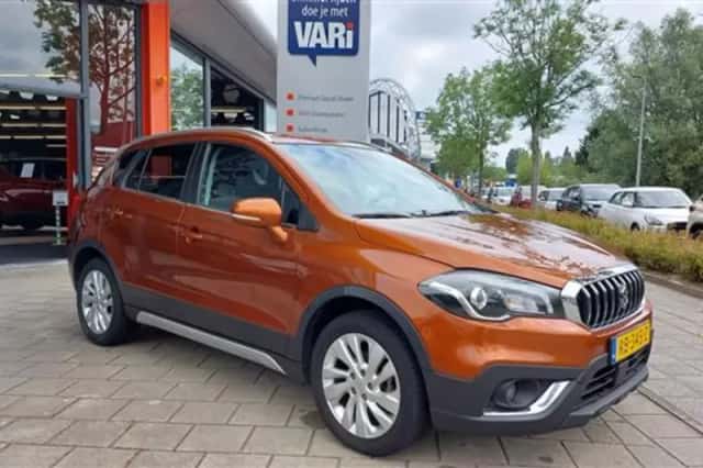 Suzuki SX4 S-Cross (2017) thumbnail 4