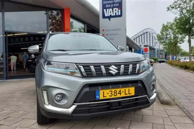 Suzuki Vitara (2021) thumbnail 3