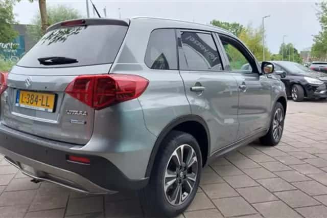 Suzuki Vitara (2021) thumbnail 6