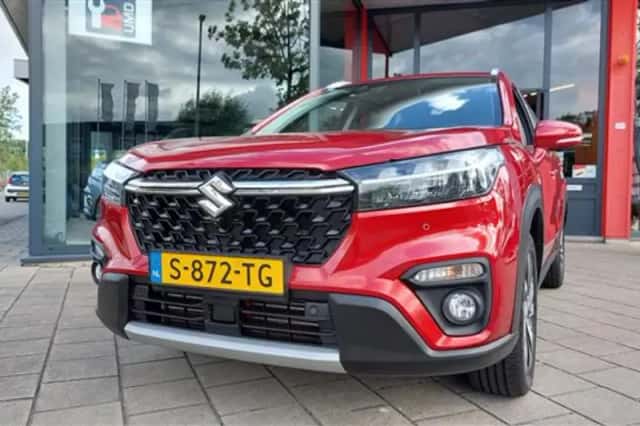 Suzuki S-Cross (2023) thumbnail 2