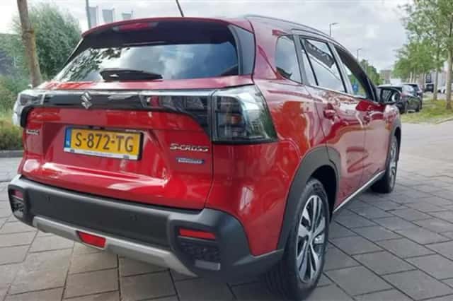 Suzuki S-Cross (2023) thumbnail 6