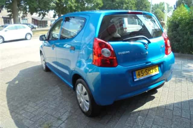 Suzuki Alto (2011) thumbnail 3