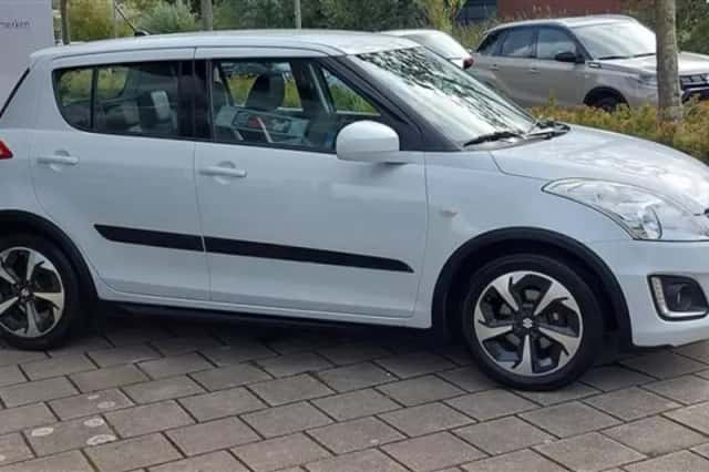 Suzuki Swift (2015) thumbnail 5