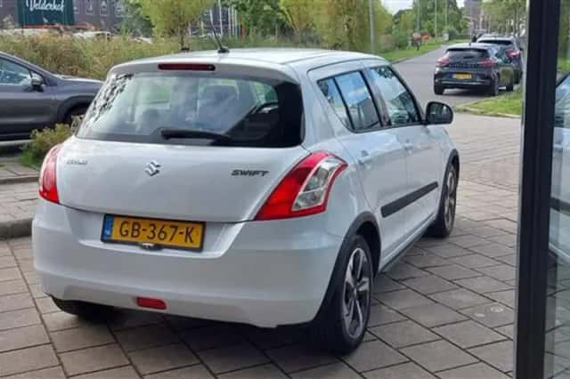 Suzuki Swift (2015) thumbnail 6
