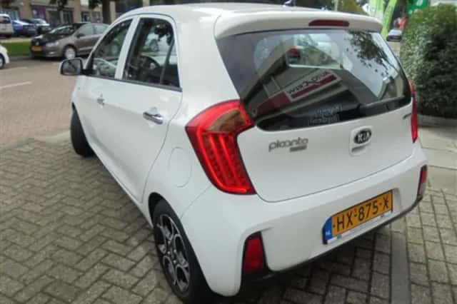 Kia Picanto (2016) thumbnail 5